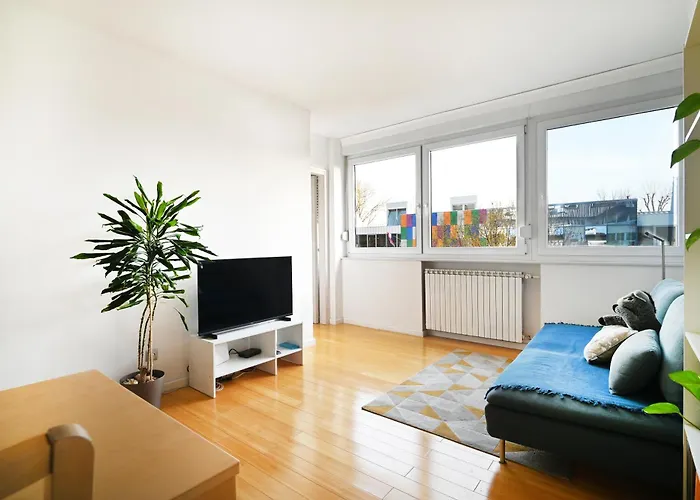 Cozy Donkey - Sporty Lake Apartment