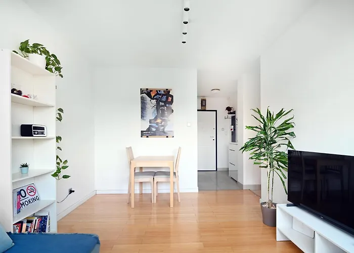 Cozy Donkey - Sporty Lake Apartment, Flexible Check-In, Netflix