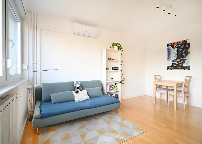 Cozy Donkey - Sporty Lake Apartment