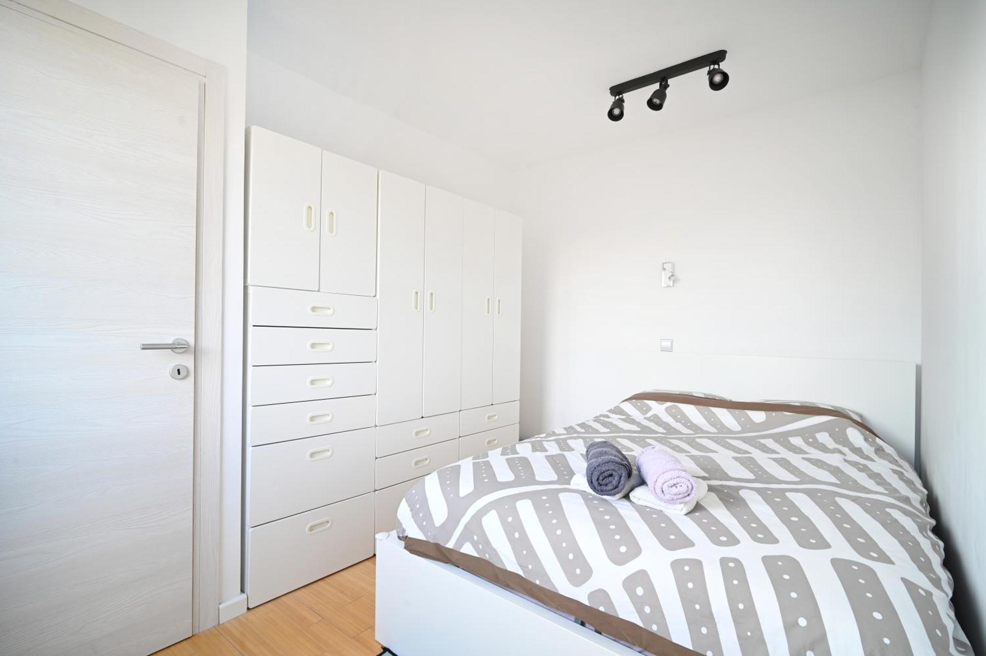 Cozy Donkey - Sporty Apartment, Flexible Check-in, Netflix *